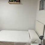 Junto Palacio De Viana -alojamientos El Duque Penzion