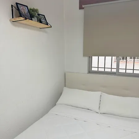 Junto Palacio De Viana -alojamientos El Duque Гостевой дом *