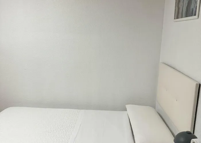 Junto Palacio De Viana -alojamientos El Duque Гостевой дом