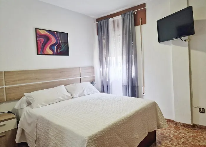 Junto Palacio De Viana -alojamientos El Duque *